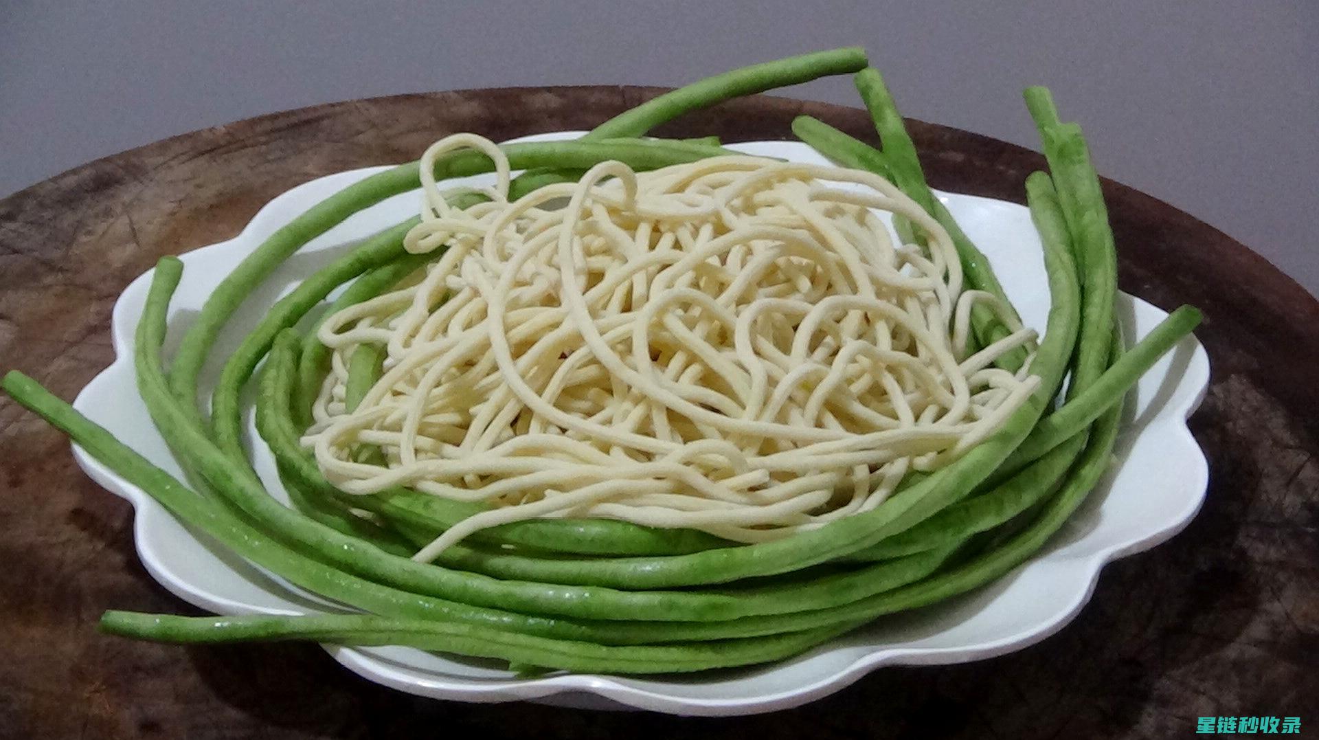 面条粘锅？试试这个小秘诀！ (面条粘锅是什么物理现象)